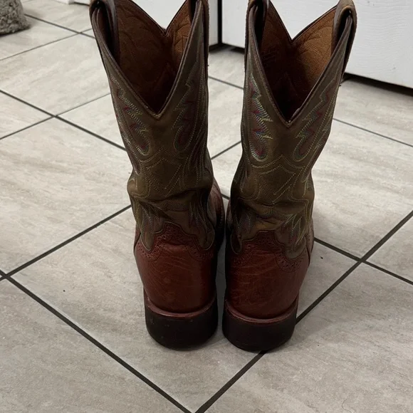 Ariat Brown and Tan Cowboy Boots - Picture 3 of 5